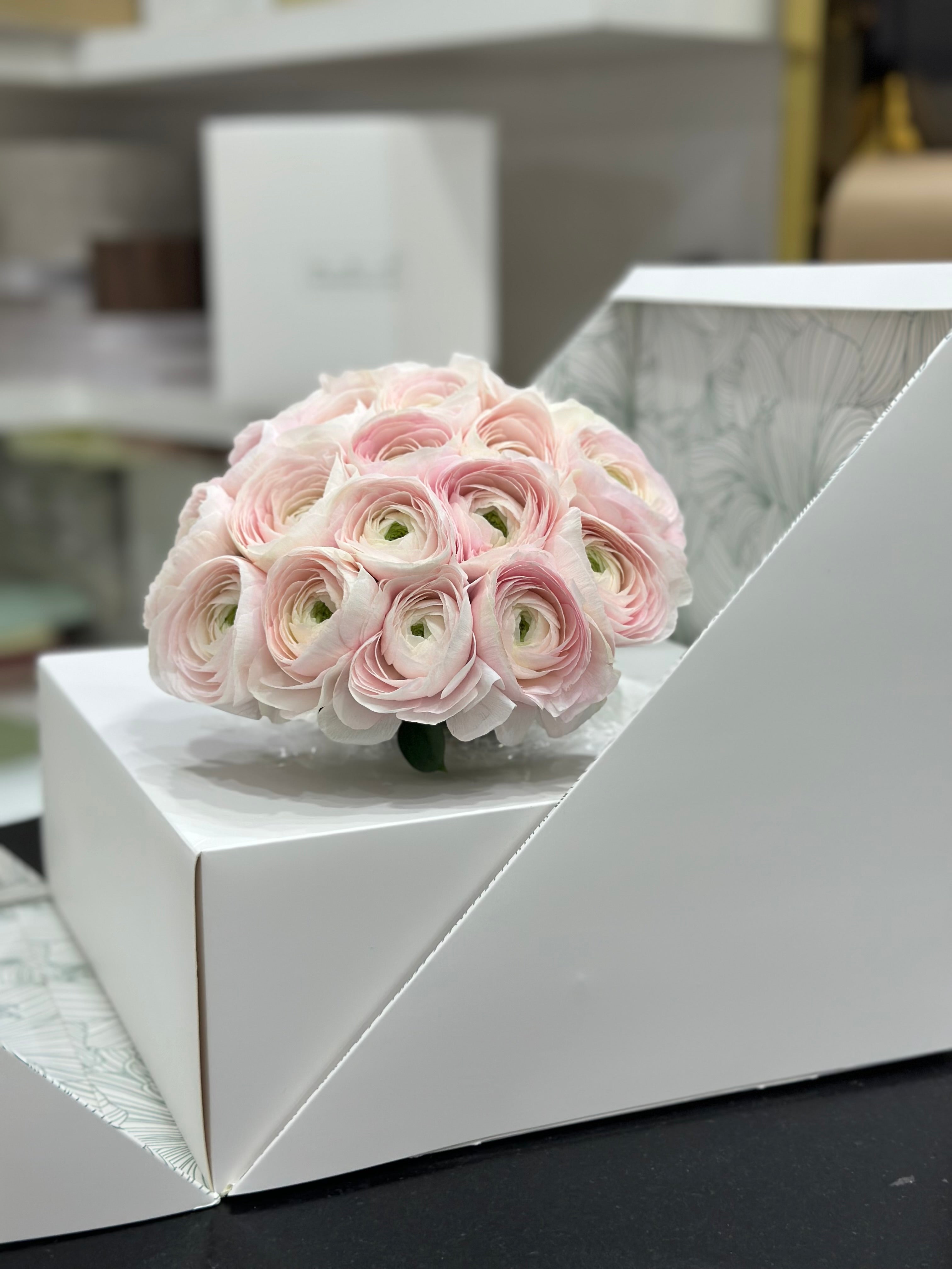 Renanculos clony bridal